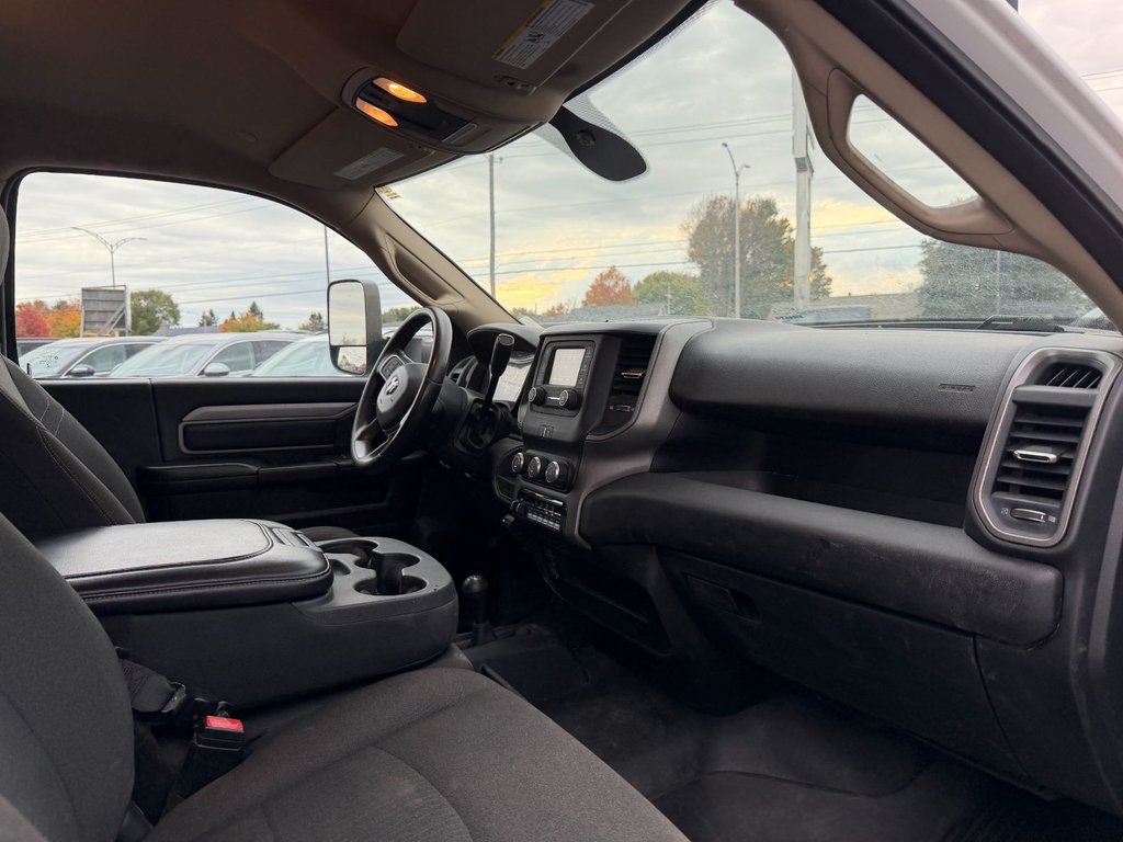 Ram 5500 Chassis  2019 à Victoriaville, Québec - 11 - w1024h768px