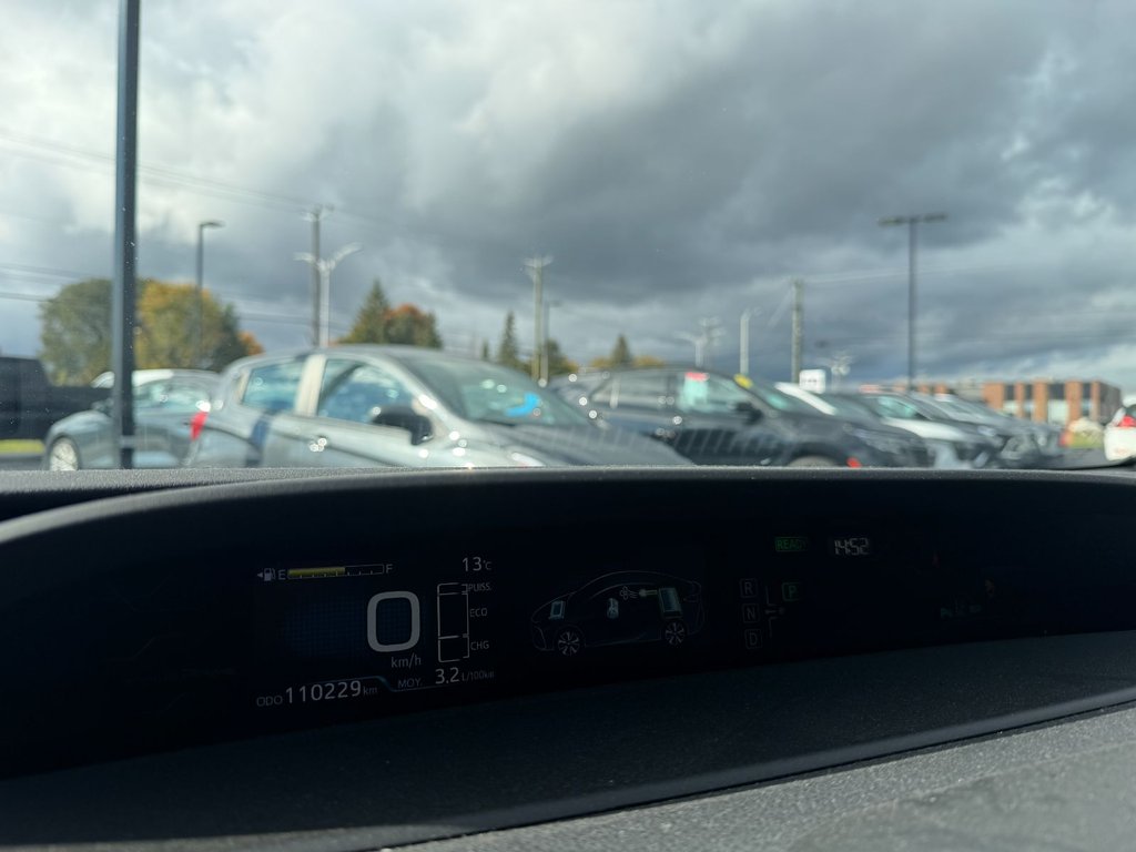 2017 Toyota Prius Prime in Victoriaville, Quebec - 21 - w1024h768px