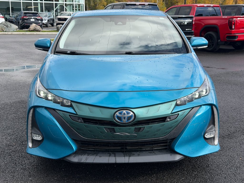 2017 Toyota Prius Prime in Victoriaville, Quebec - 2 - w1024h768px