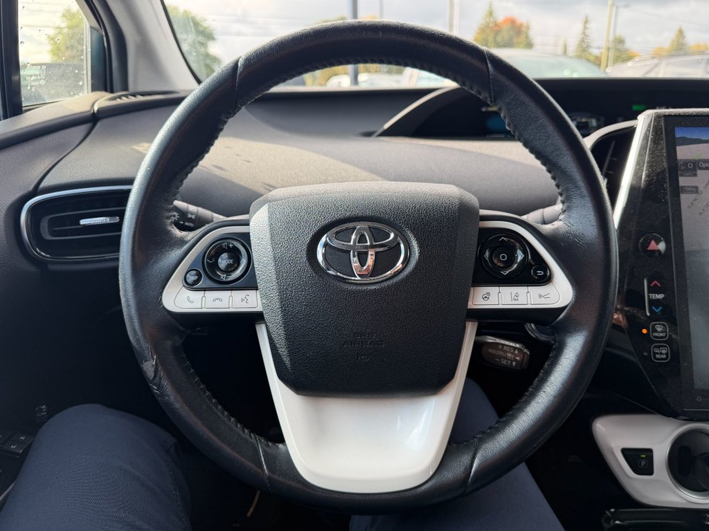 2017 Toyota Prius Prime in Victoriaville, Quebec - 16 - w1024h768px