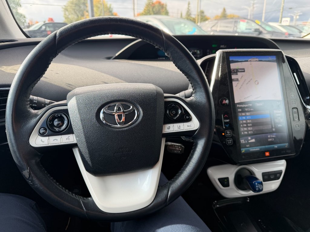 2017 Toyota Prius Prime in Victoriaville, Quebec - 17 - w1024h768px