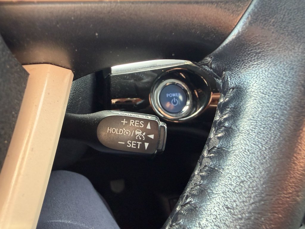 2017 Toyota Prius Prime in Victoriaville, Quebec - 19 - w1024h768px