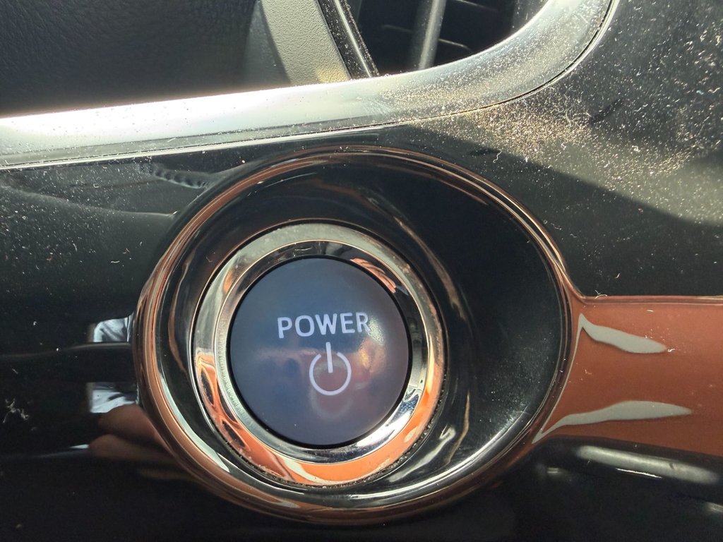 2017 Toyota Prius Prime in Victoriaville, Quebec - 15 - w1024h768px