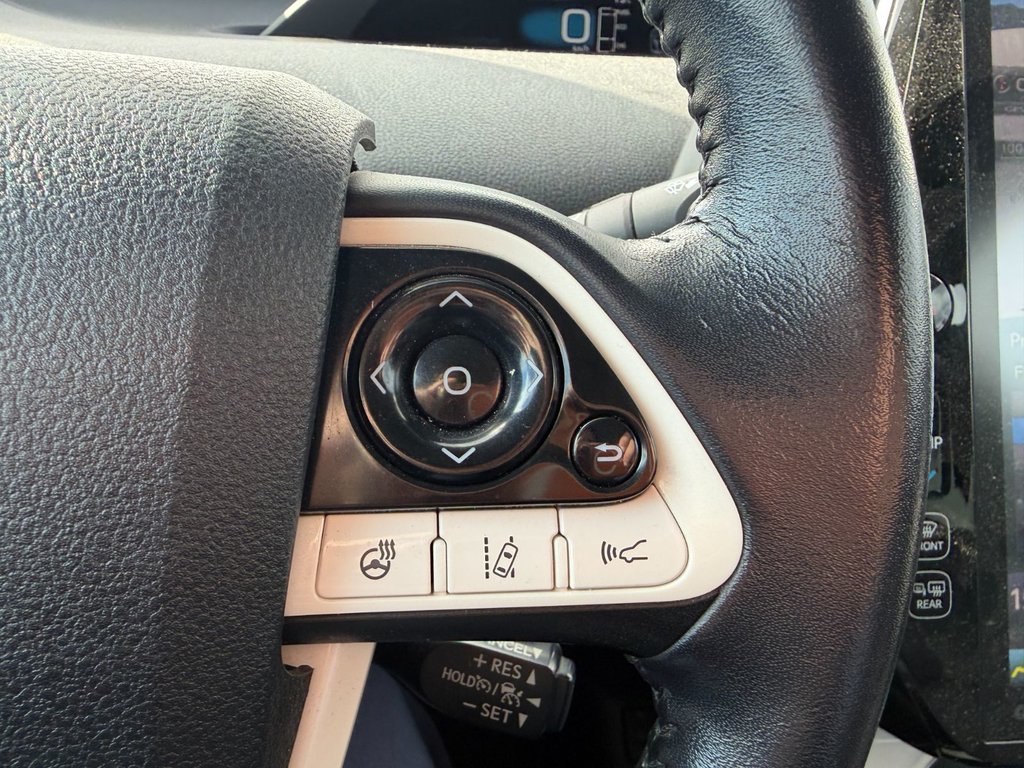 2017 Toyota Prius Prime in Victoriaville, Quebec - 18 - w1024h768px