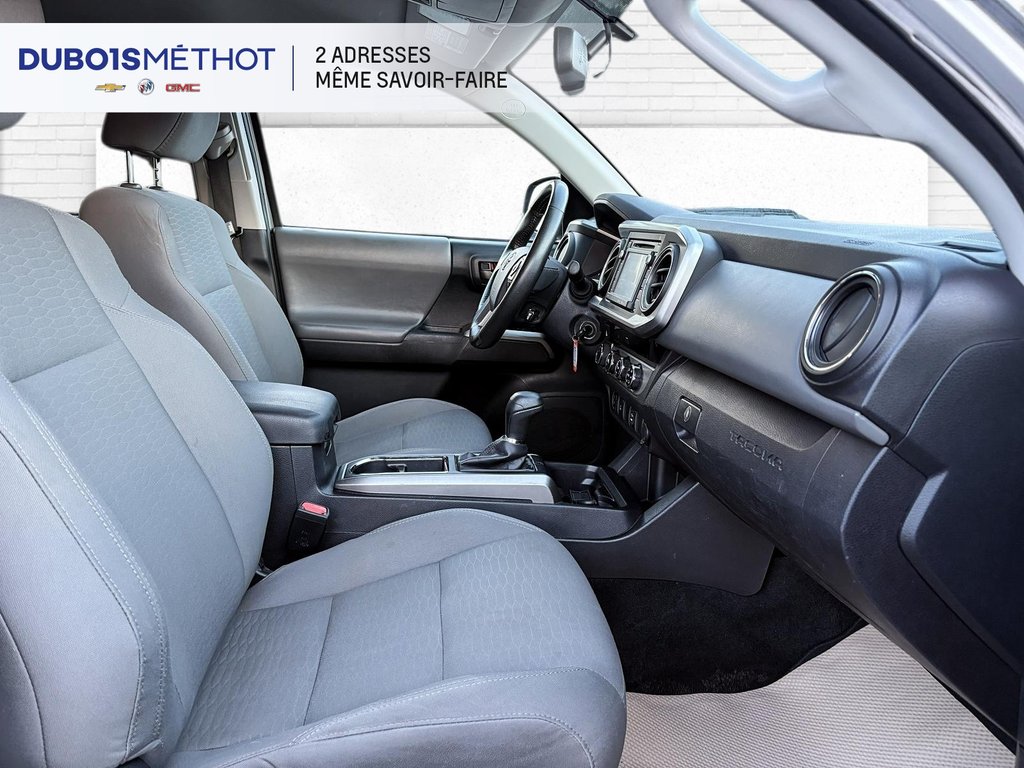 2017 Toyota Tacoma in Victoriaville, Quebec - 15 - w1024h768px