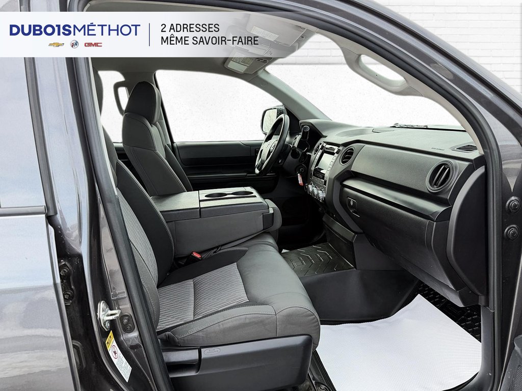 Toyota Tundra SR, V8 5.7L, 4X4, BAS KILOMETRAGE !!! 2015 à Plessisville, Québec - 14 - w1024h768px