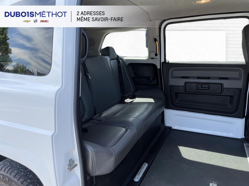 2015  MV-1 VAN HANDICAPE, VEHICULE POUR TRANSPORT ADAPTÉ in Victoriaville, Quebec - 9 - w1024h768px