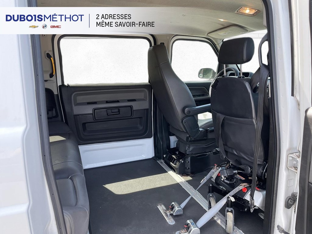 MV-1 VAN HANDICAPE, VEHICULE POUR TRANSPORT ADAPTÉ 2015 à Victoriaville, Québec - 10 - w1024h768px