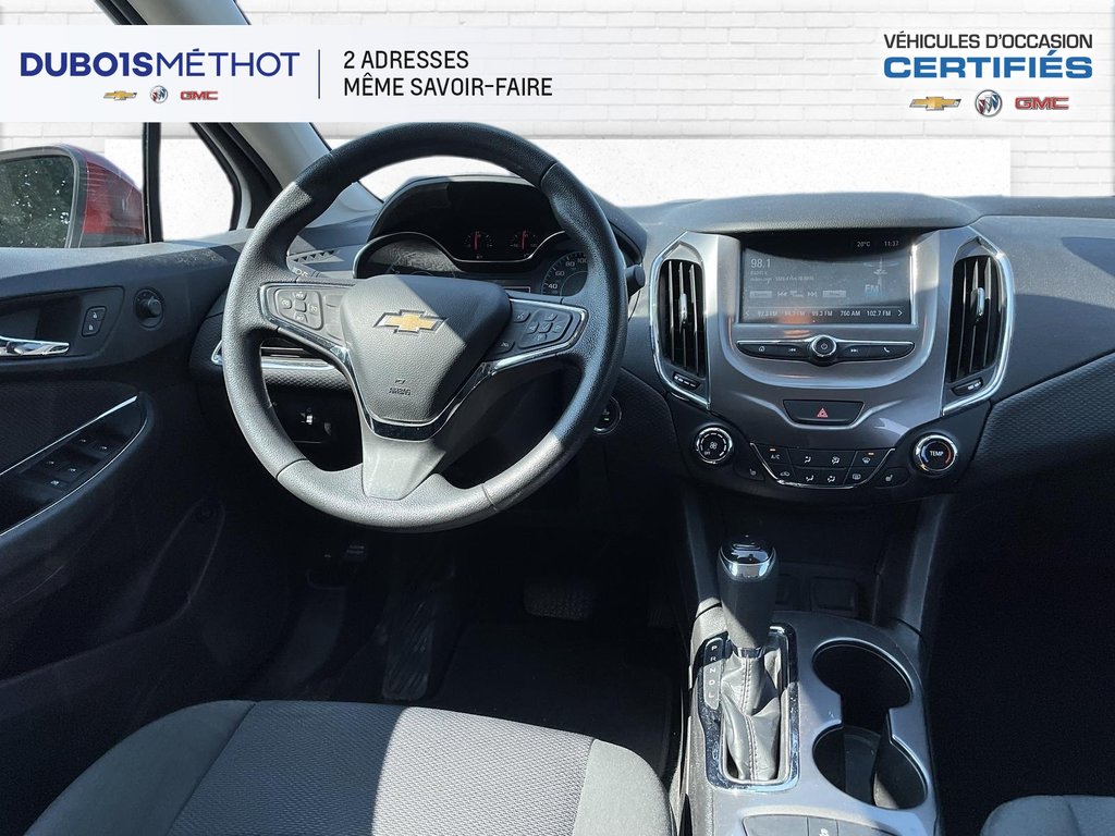 2017  Cruze LT, AUTOMATIQUE, SIEGES CHAUFFANTS, AUTOMATIQUE !! in Plessisville, Quebec - 8 - w1024h768px