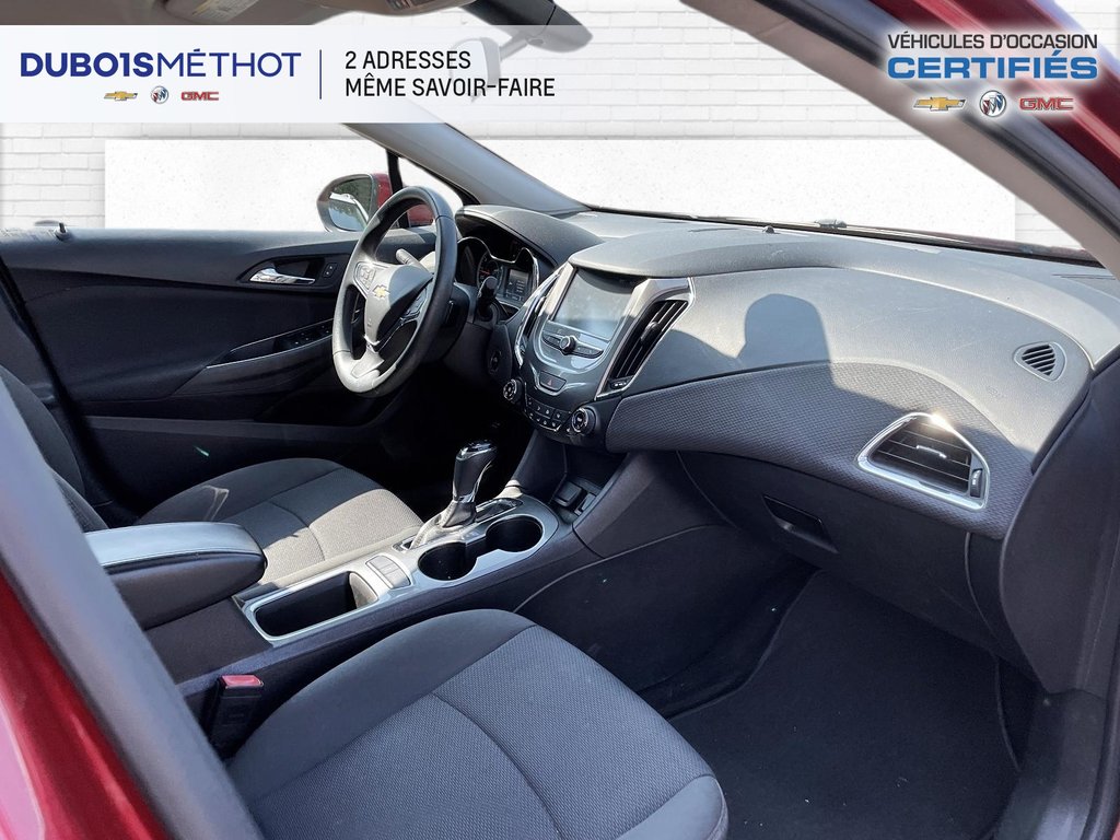 2017  Cruze LT, AUTOMATIQUE, SIEGES CHAUFFANTS, AUTOMATIQUE !! in Plessisville, Quebec - 10 - w1024h768px