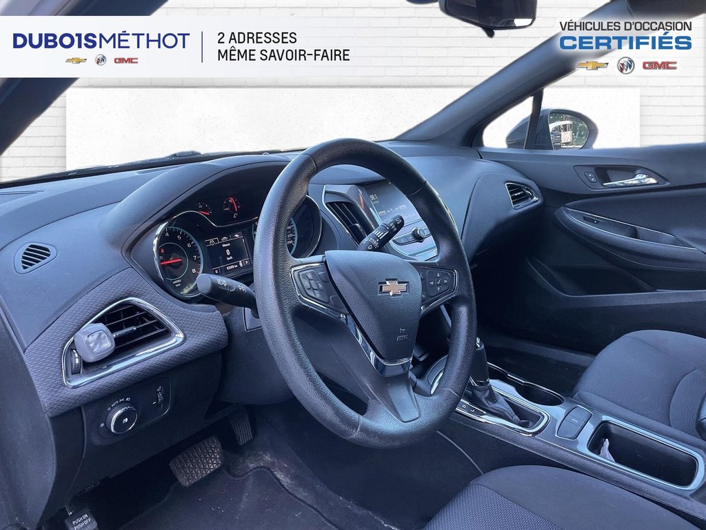 Cruze HATCHBACK LT GROUPE RS RED LINE SIEGE CHAUFFANTS ! 2018 à Plessisville, Québec - 16 - w1024h768px