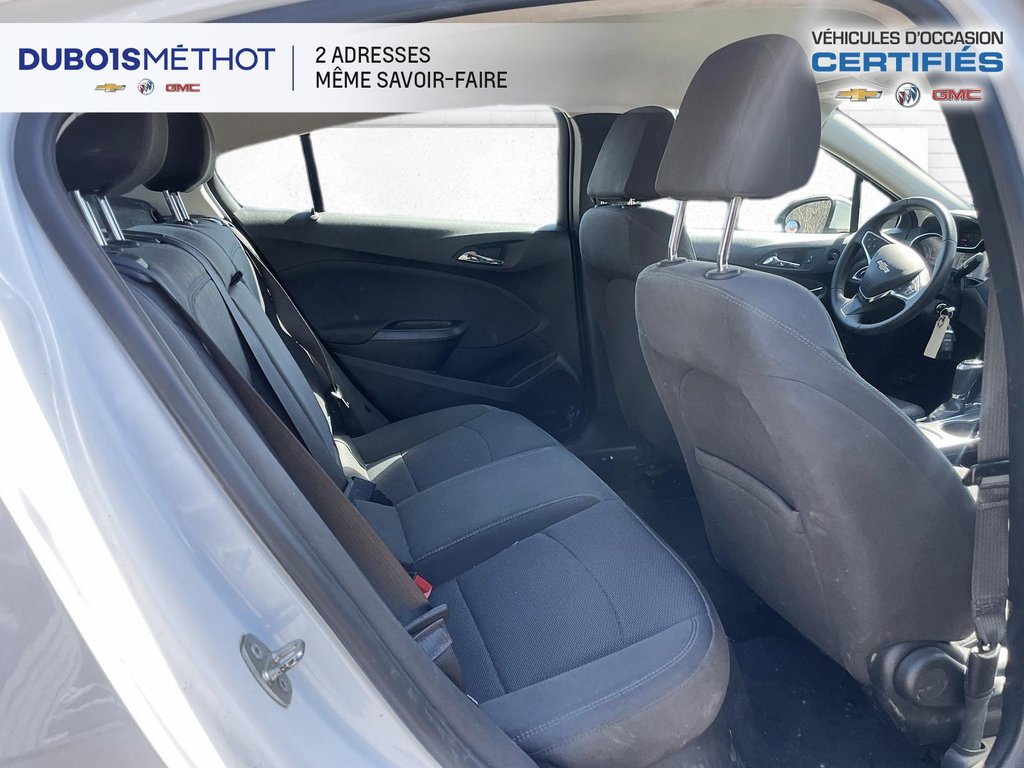 Chevrolet Cruze LT AUTOMATIQUE, AIR CLIMATISEE, CAMERA DE RECUL !! 2018 à Victoriaville, Québec - 8 - w1024h768px
