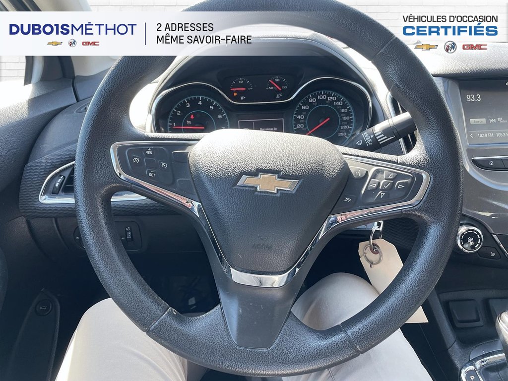 Chevrolet Cruze LT AUTOMATIQUE, AIR CLIMATISEE, CAMERA DE RECUL !! 2018 à Victoriaville, Québec - 18 - w1024h768px
