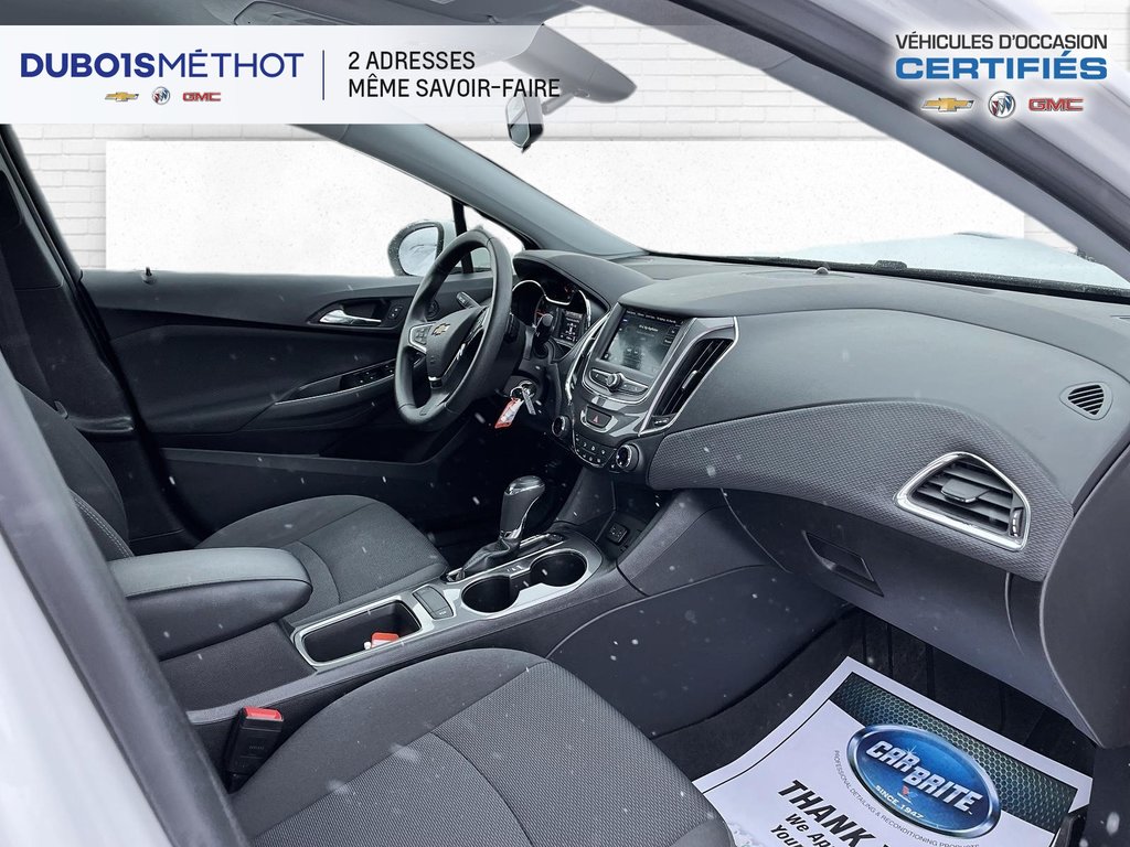 Chevrolet Cruze LT, AUTOMATIQUE, AIR CLIMATISEE, SIEGES CHAUFFANTS 2019 à Victoriaville, Québec - 14 - w1024h768px