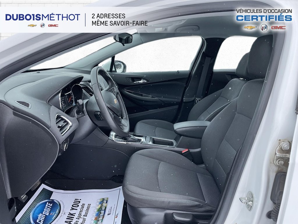 Chevrolet Cruze LT, AUTOMATIQUE, AIR CLIMATISEE, SIEGES CHAUFFANTS 2019 à Victoriaville, Québec - 15 - w1024h768px