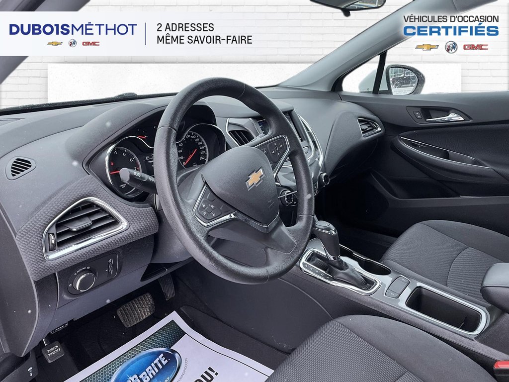 Chevrolet Cruze LT, AUTOMATIQUE, AIR CLIMATISEE, SIEGES CHAUFFANTS 2019 à Victoriaville, Québec - 16 - w1024h768px