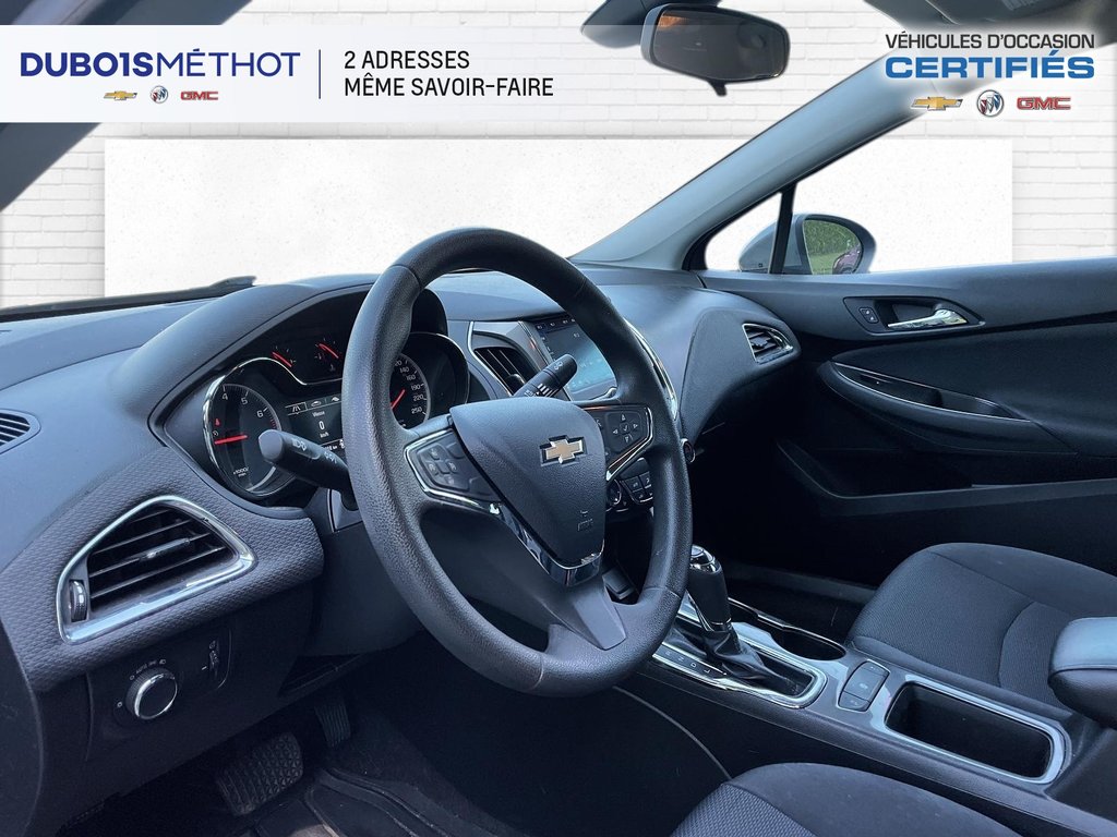Chevrolet Cruze LT, AUTOMATIQUE, SIEGES CHAUFFANTS 2019 à Victoriaville, Québec - 12 - w1024h768px