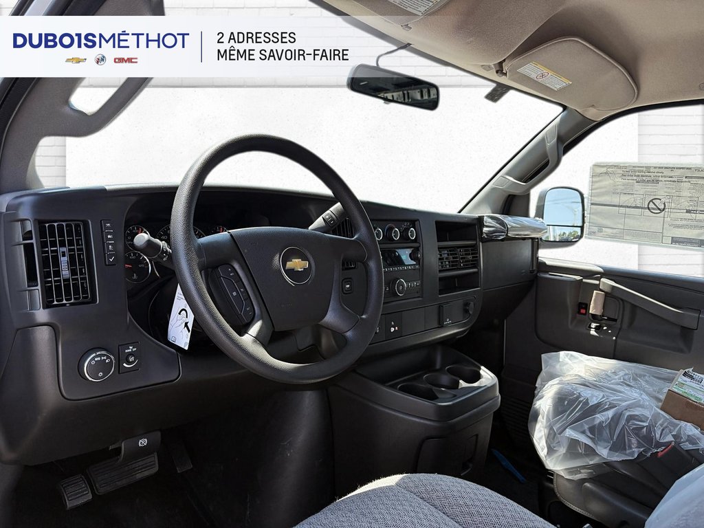 Chevrolet Express Cargo 2500 WT 155'' 2026 à Plessisville, Québec - 4 - w1024h768px