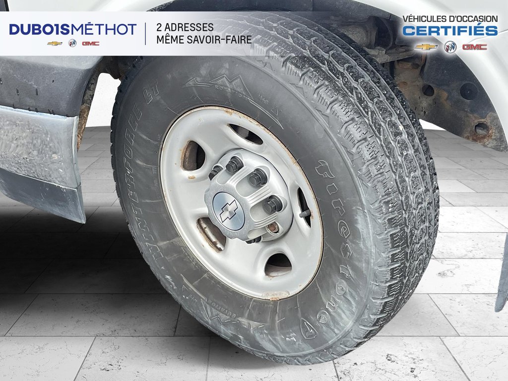 Chevrolet Express Cargo Van DURAMAX 2.8L DIESEL !!! 2017 à Victoriaville, Québec - 2 - w1024h768px
