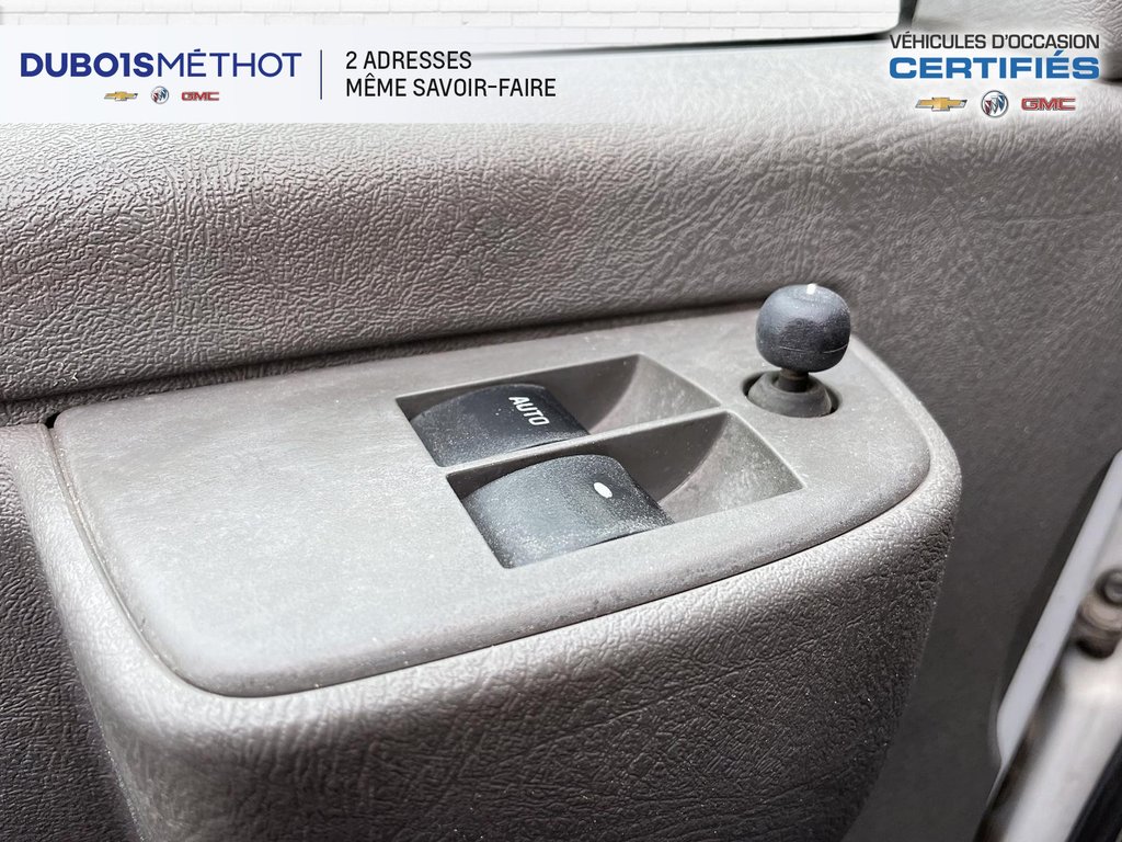 Chevrolet Express Cargo Van DURAMAX 2.8L DIESEL !!! 2017 à Victoriaville, Québec - 19 - w1024h768px