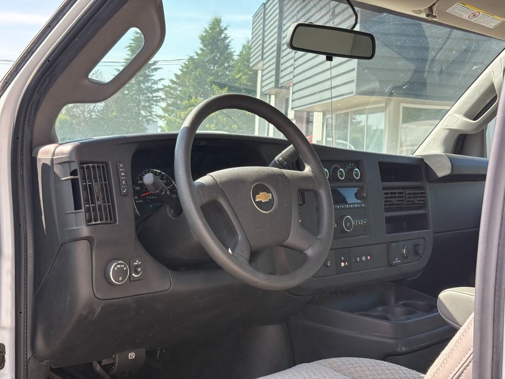 Chevrolet Express Commercial Cutaway CUBE 12 PIEDS DECK, V8 6.0L 2019 à Plessisville, Québec - 9 - w1024h768px
