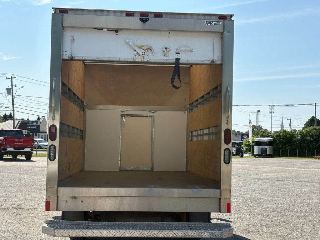 Chevrolet Express Commercial Cutaway CUBE 12 PIEDS DECK, V8 6.0L 2019 à Plessisville, Québec - 17 - w1024h768px