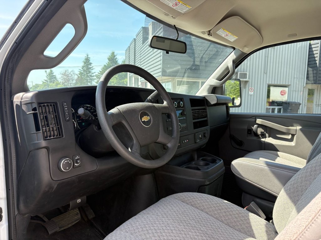Chevrolet Express Commercial Cutaway CUBE 12 PIEDS DECK, V8 6.0L 2019 à Plessisville, Québec - 10 - w1024h768px