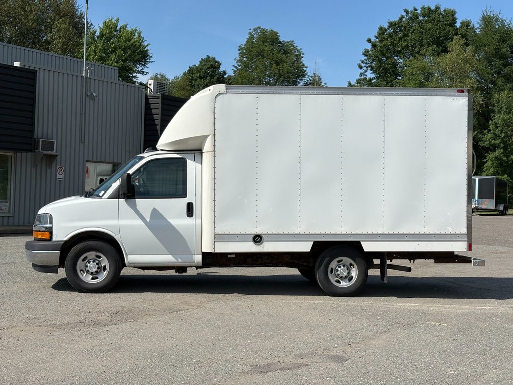 Chevrolet Express Commercial Cutaway CUBE 12 PIEDS DECK, V8 6.0L 2019 à Plessisville, Québec - 3 - w1024h768px