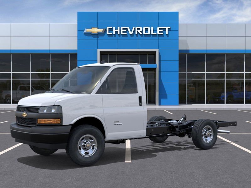 Chevrolet Express Cutaway 3500 WT 139'' 2025 à Plessisville, Québec - 2 - w1024h768px