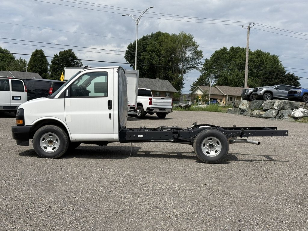 Chevrolet Express Cutaway 3500  2025 à Victoriaville, Québec - 3 - w1024h768px