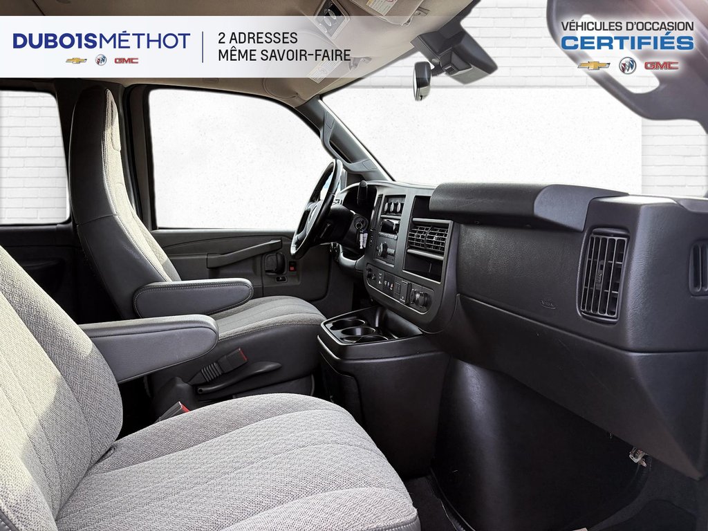 Chevrolet Express Passenger VAN 12 PASSAGERS ALLONGEE V6 4.3L, CHROME PACKAGE 2020 à Victoriaville, Québec - 16 - w1024h768px