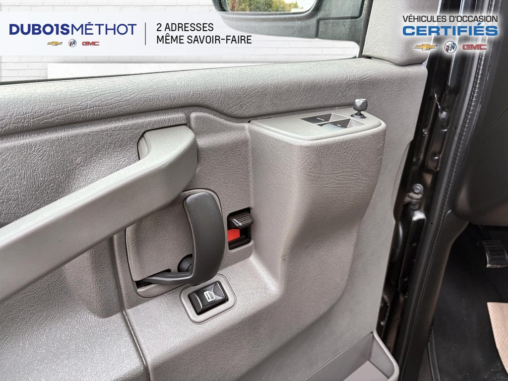Chevrolet Express Passenger VAN 12 PASSAGERS ALLONGEE V6 4.3L, CHROME PACKAGE 2020 à Victoriaville, Québec - 19 - w1024h768px