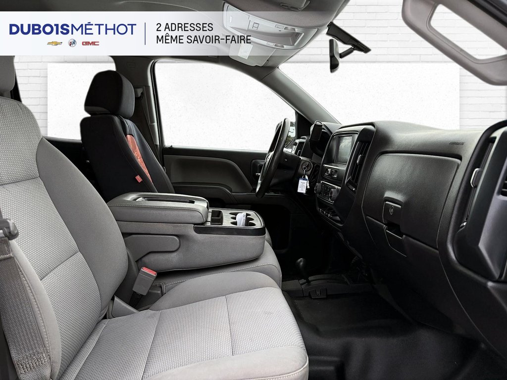 2016 Chevrolet Silverado 1500 LS, CABINE DOUBLE, V8 5.3L, 4X4, 6 PLACES !!! in Victoriaville, Quebec - 13 - w1024h768px