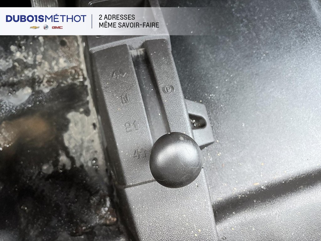 2016 Chevrolet Silverado 1500 LS, CABINE DOUBLE, V8 5.3L, 4X4, 6 PLACES !!! in Victoriaville, Quebec - 20 - w1024h768px