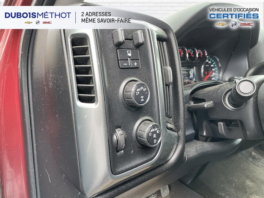 2017 Chevrolet Silverado 1500 LT, V8 5.3L, CREW, 4X4, 6 PLACES, in Victoriaville, Quebec - 17 - w1024h768px