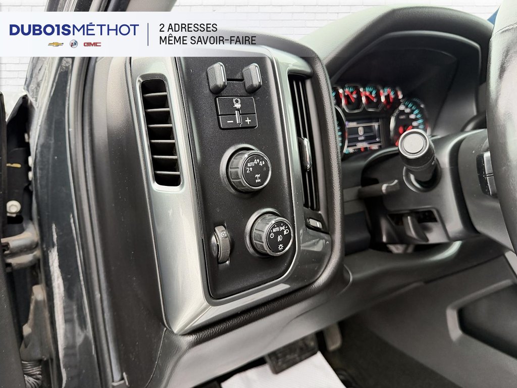 Chevrolet Silverado 1500 LT, Z71, V8 5.3L, 4X4, CONSOLE, 2017 à Victoriaville, Québec - 21 - w1024h768px