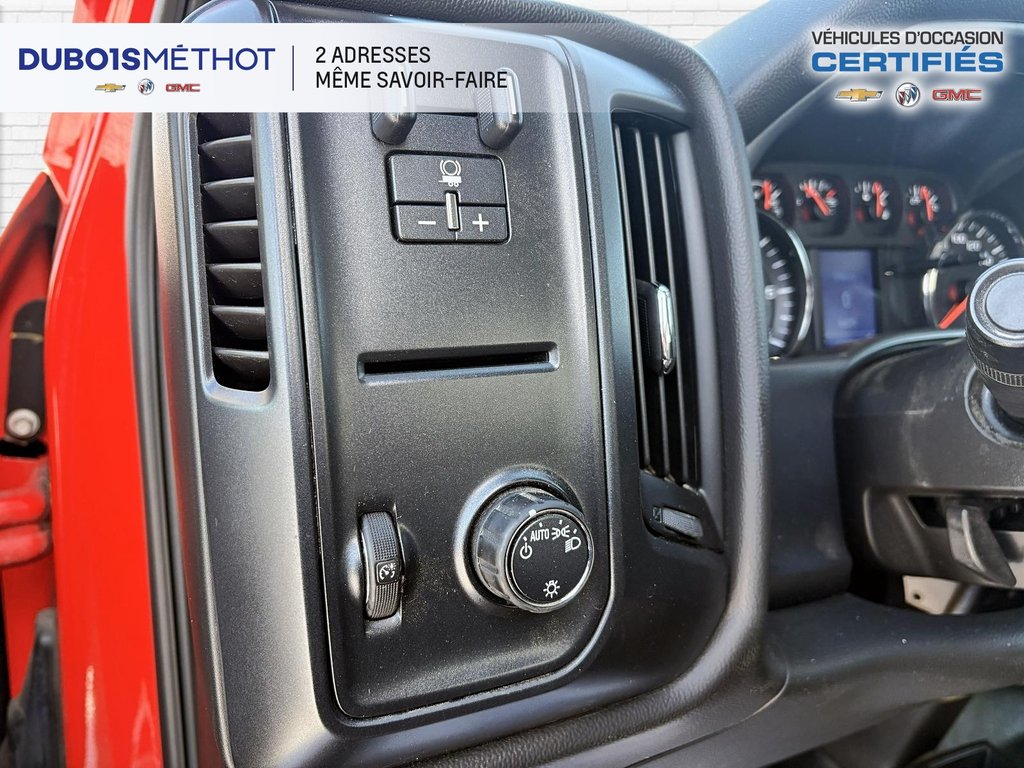 Chevrolet Silverado 1500 CUSTOM, V8 5.3L, 4X4 DOUBLE CAB, 6 1/2 PIEDS !!! 2018 à Plessisville, Québec - 17 - w1024h768px