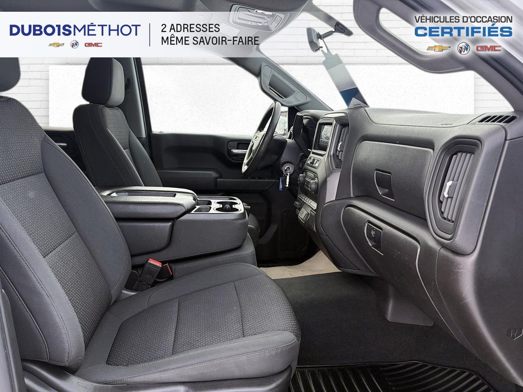 Chevrolet Silverado 1500 Custom, V8 5.3L, CREW CAB, 4x4, 6 PASSAGERS !!! 2021 à Victoriaville, Québec - 17 - w1024h768px