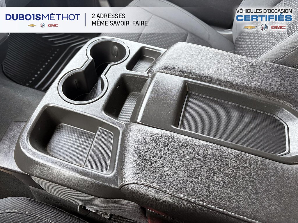 Chevrolet Silverado 1500 Custom, V8 5.3L, CREW CAB, 4x4, 6 PASSAGERS !!! 2021 à Victoriaville, Québec - 27 - w1024h768px