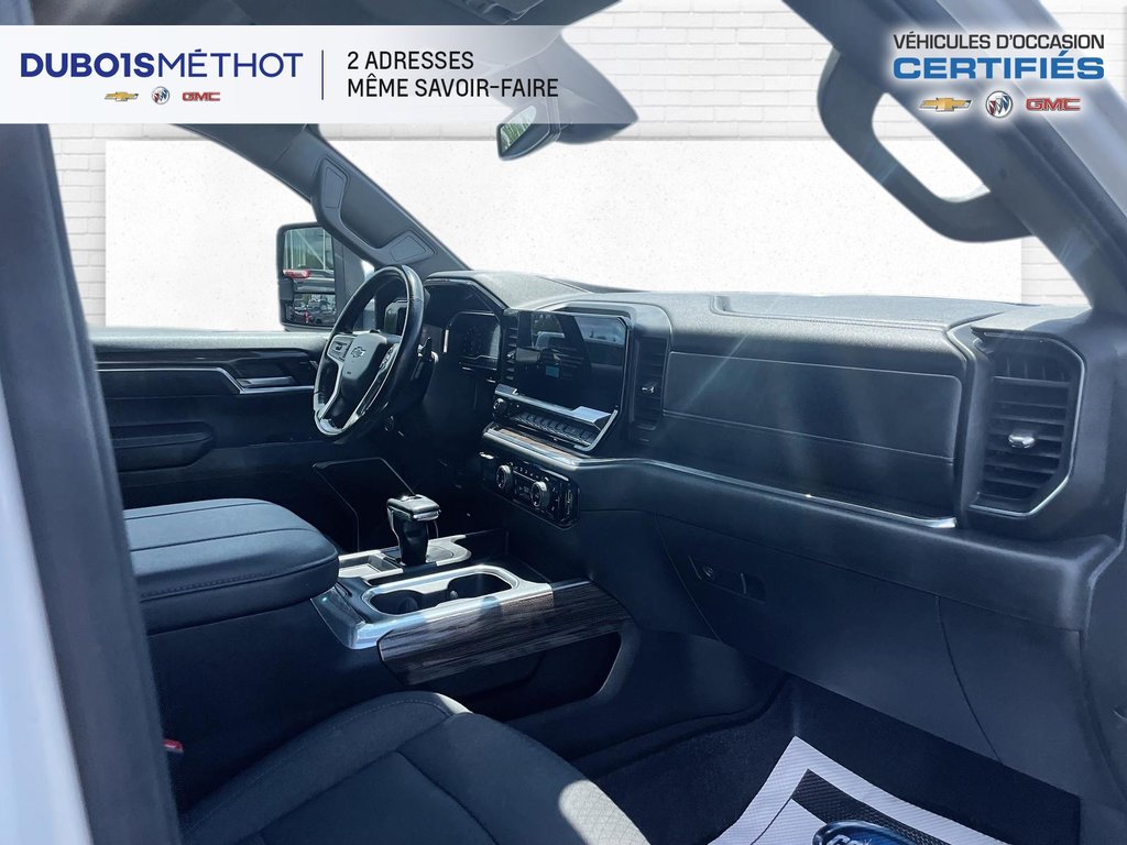2023 Chevrolet Silverado 1500 RST, CREW, V8 5.3L REMORQUAGE MAX, 4X4 !!! in Plessisville, Quebec - 16 - w1024h768px