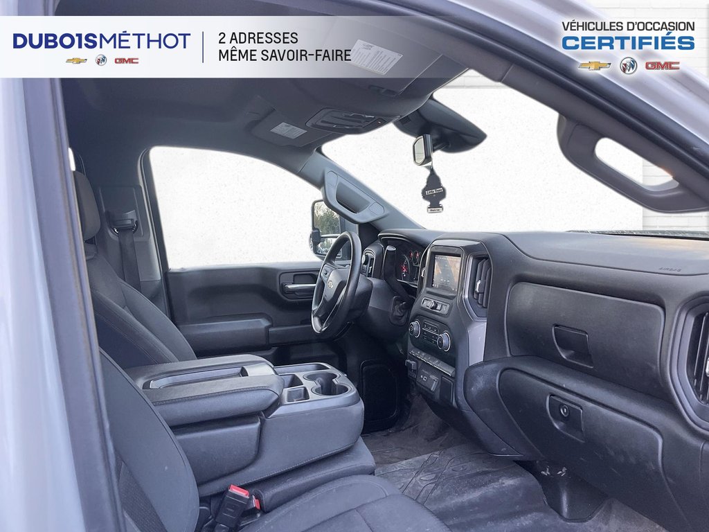 2023 Chevrolet Silverado 1500 WORK TRUCK, 6 PLACES, 2.7L TURBO, 4X4 !!! in Plessisville, Quebec - 12 - w1024h768px
