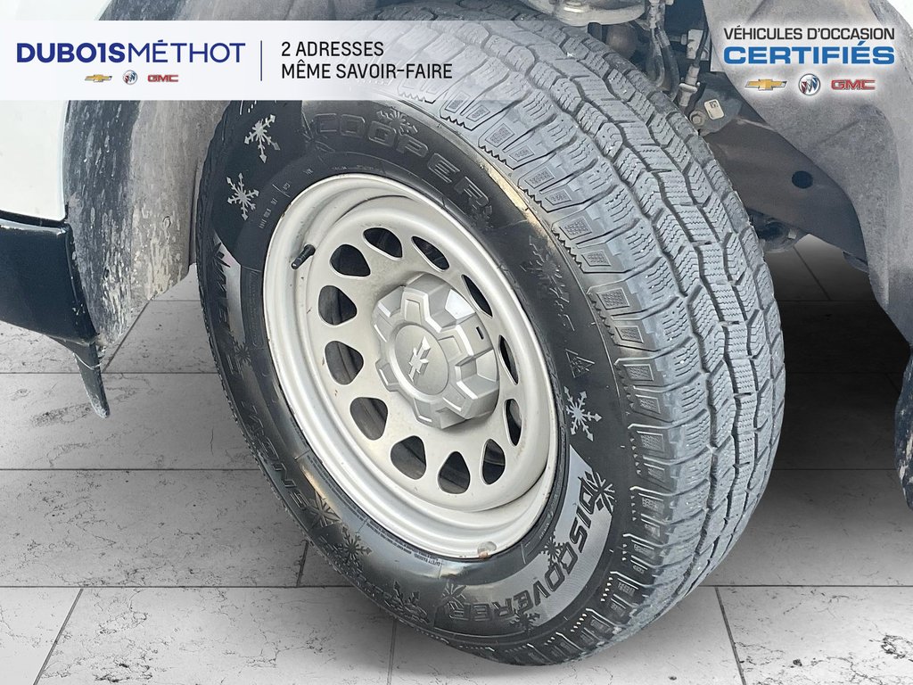 2023 Chevrolet Silverado 1500 WORK TRUCK, 6 PLACES, 2.7L TURBO, 4X4 !!! in Plessisville, Quebec - 2 - w1024h768px