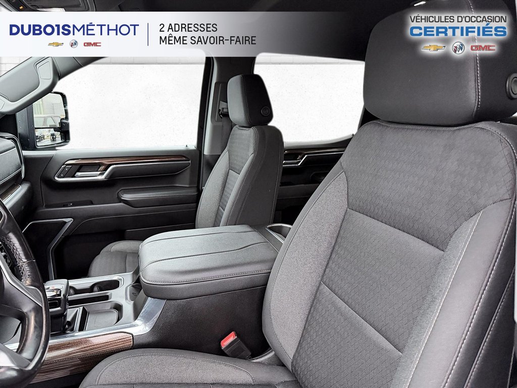 2023 Chevrolet Silverado 1500 RST, V8 5.3L, Z71, 4X4, CREW, CONSOLE !!! in Victoriaville, Quebec - 19 - w1024h768px