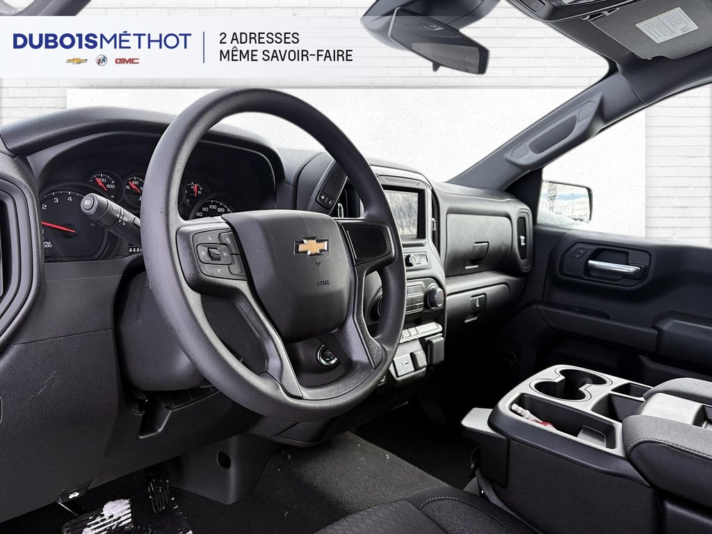 Chevrolet Silverado 1500 Custom 2026 à Victoriaville, Québec - 4 - w1024h768px