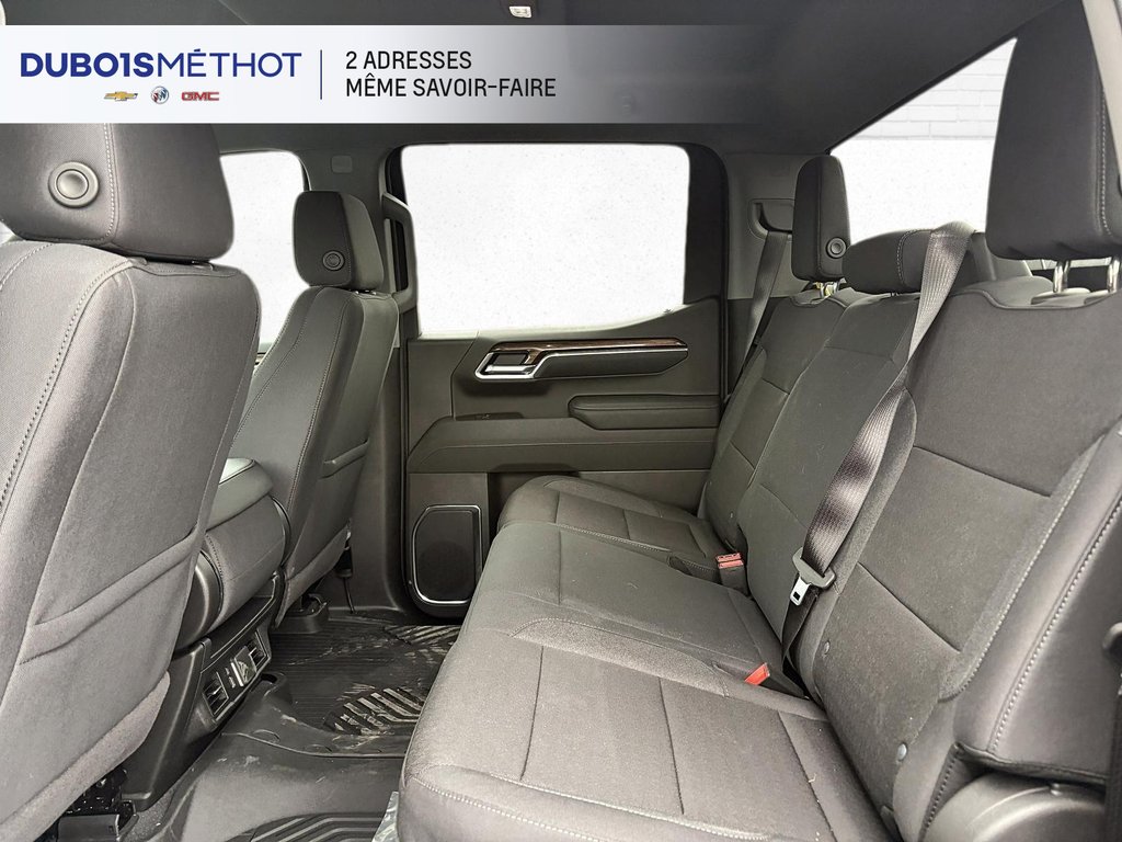 2026 Chevrolet Silverado 1500 in Victoriaville, Quebec - 4 - w1024h768px