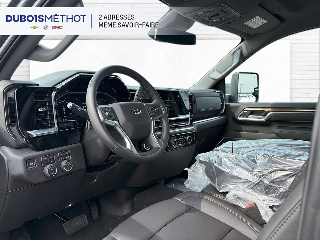 2025 Chevrolet SILVERADO 2500 HD LT in Victoriaville, Quebec - 4 - w1024h768px