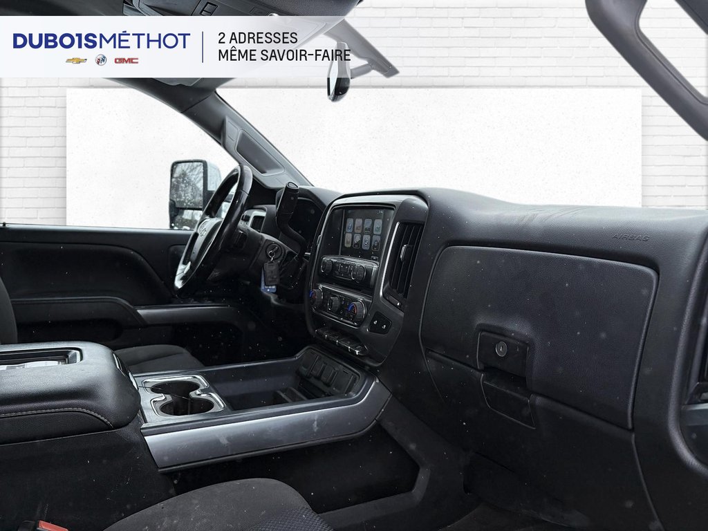 2018 Chevrolet Silverado 2500HD LT, CUSTOM SPORT, V8 6.6L DURAMAX, 4X4,CONSOLE !!! in Plessisville, Quebec - 11 - w1024h768px