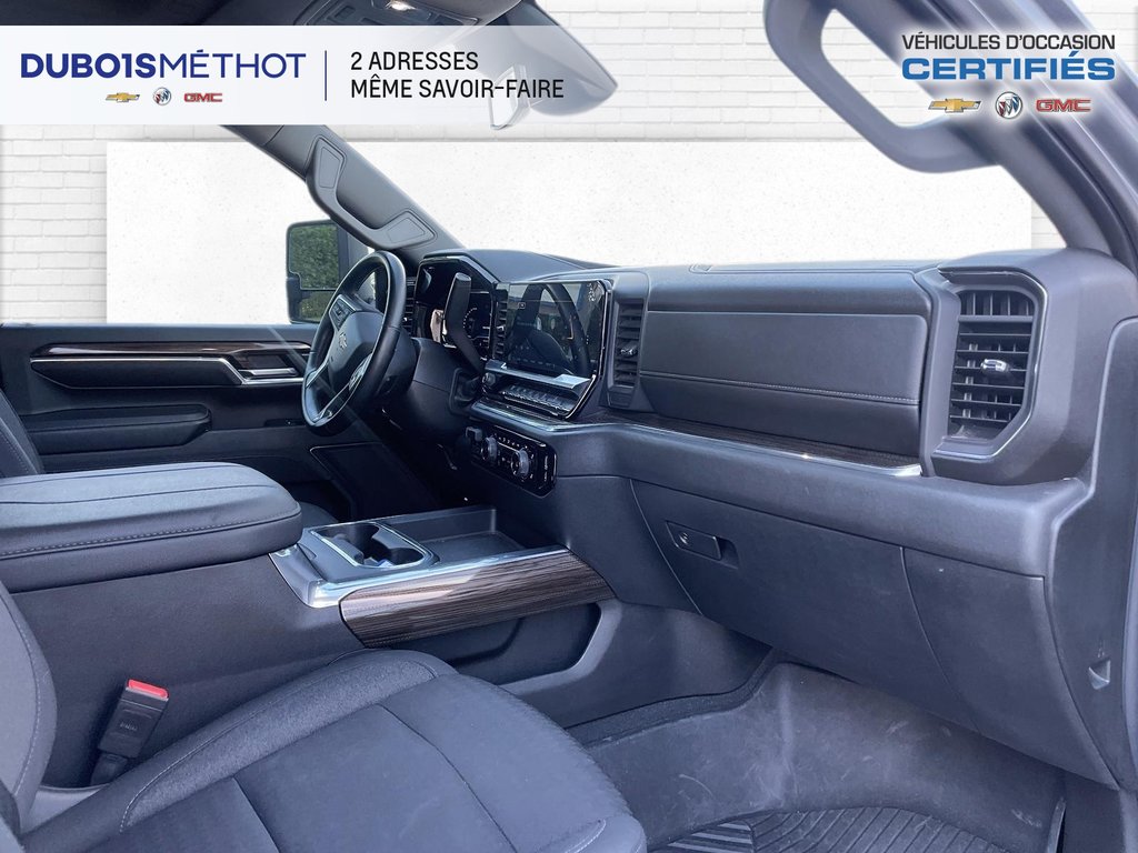 Chevrolet Silverado 2500HD LT Z71 V8 6.6L DIESEL DURAMAX CREW !!! 2024 à Victoriaville, Québec - 17 - w1024h768px