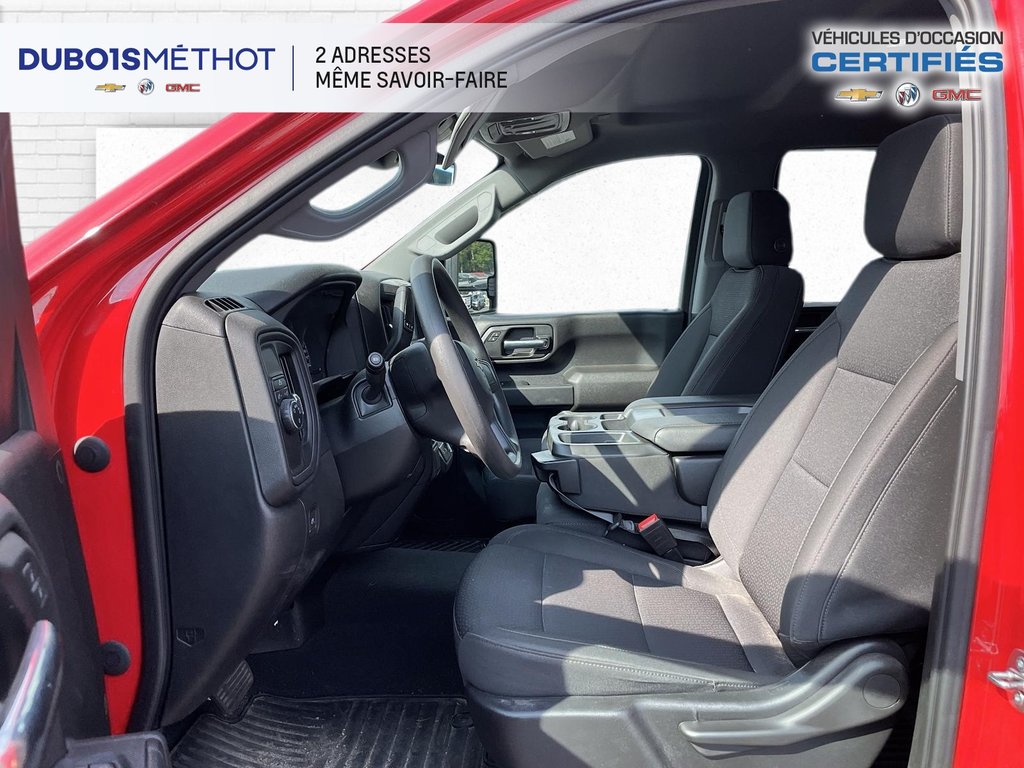 Chevrolet Silverado 2500HD CUSTOM, 2WD, V8 6.6L A ESSENCE, DOUBLE CAB, 2024 à Victoriaville, Québec - 12 - w1024h768px