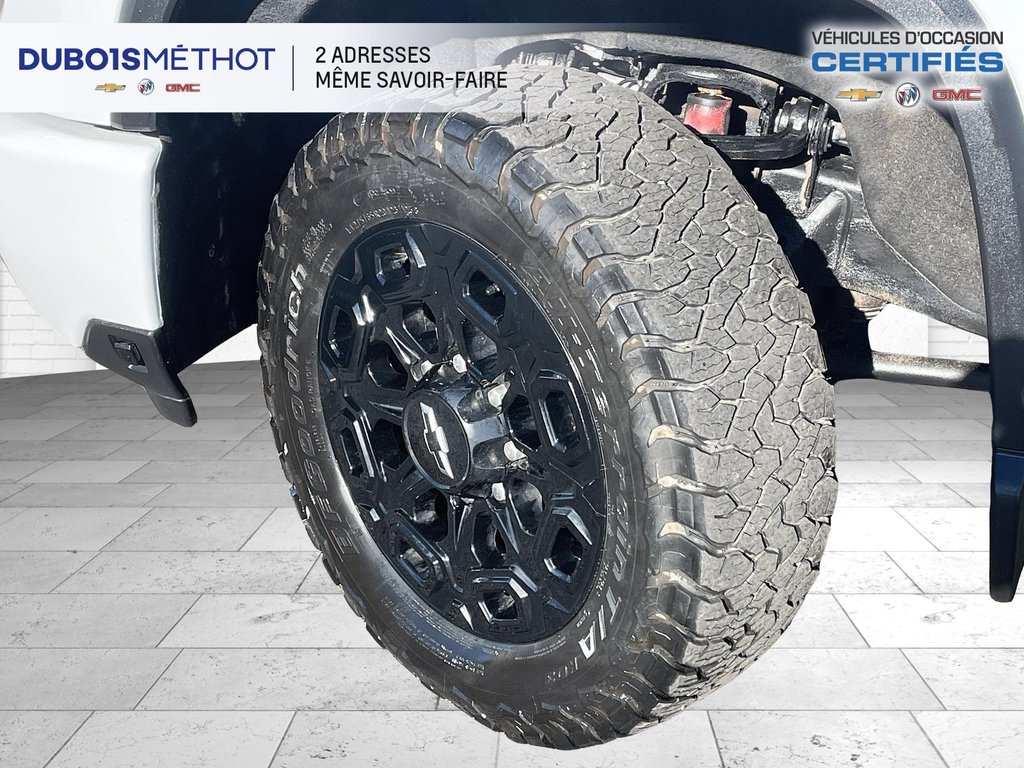 Chevrolet Silverado 2500HD LT, CUIR, DURAMAX V8 6.6L DIESEL, 2024 à Victoriaville, Québec - 2 - w1024h768px